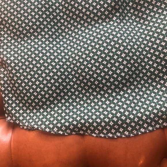 Like New! Banana Republic Print Dolman Top SP - Picture 12 of 16